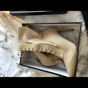 White Fox Size 39 Lace Up Beige Bootie